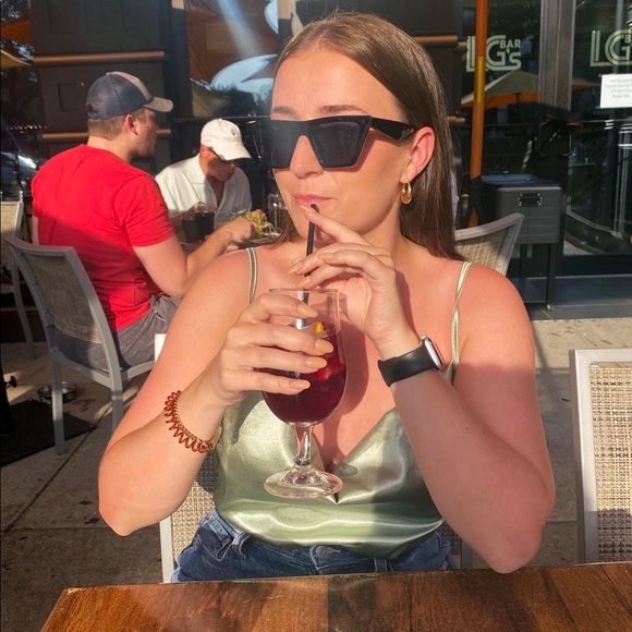 Meet your Posher, Amanda - Picture 4 of 5